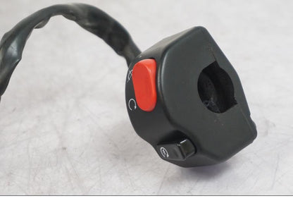 Höger sida på Styrelreglage från en Triumph Tiger -2009 motorcykel.