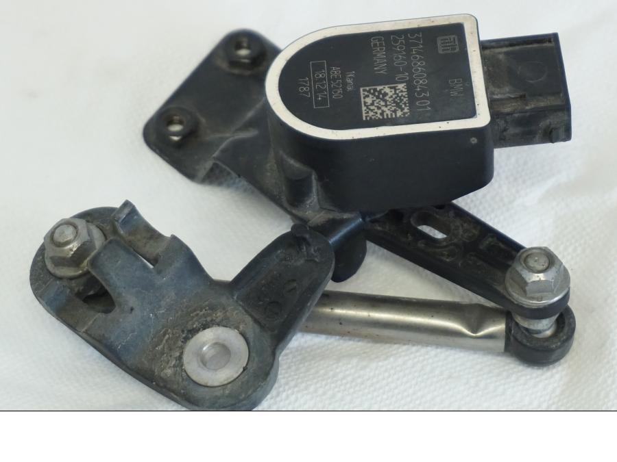 Framsidan på Nivåsensor från en BMW K 1600 -2015 motorcykel.