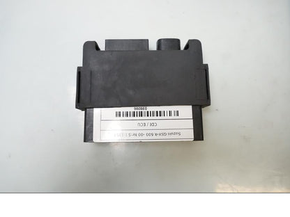 Baksidan på <p>CDI / ECU från Suzuki GSX-R 600 Corona 2000.</p>

<p>32900-34E20.</p> motorcykel.