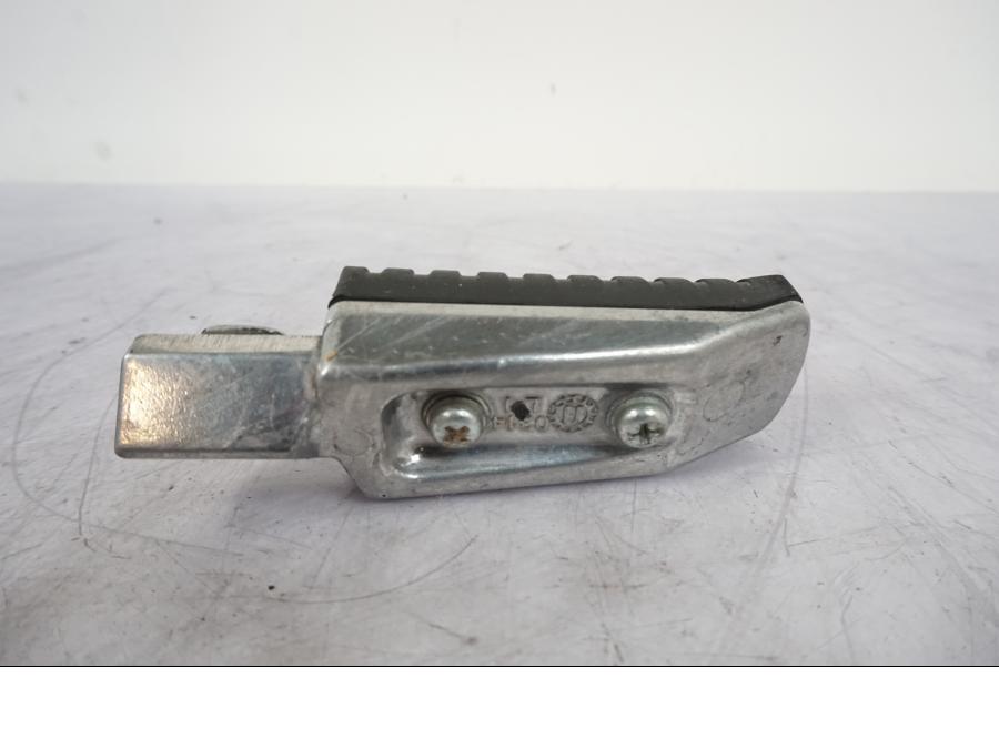 Vänster sida på Fotpinne från en Kawasaki ER-6N -2012 motorcykel.