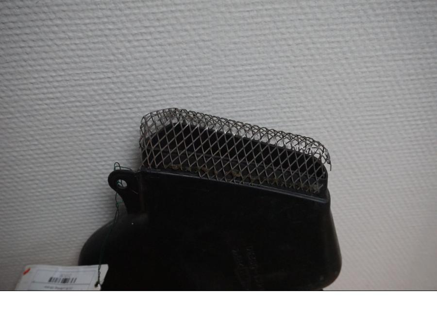 Höger sida på Luftintag från en Suzuki TL 1000 R -1999 motorcykel.