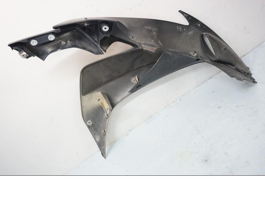 Baksidan på Sidkåpa från en Yamaha YZF 1000 R1 -2006 motorcykel.