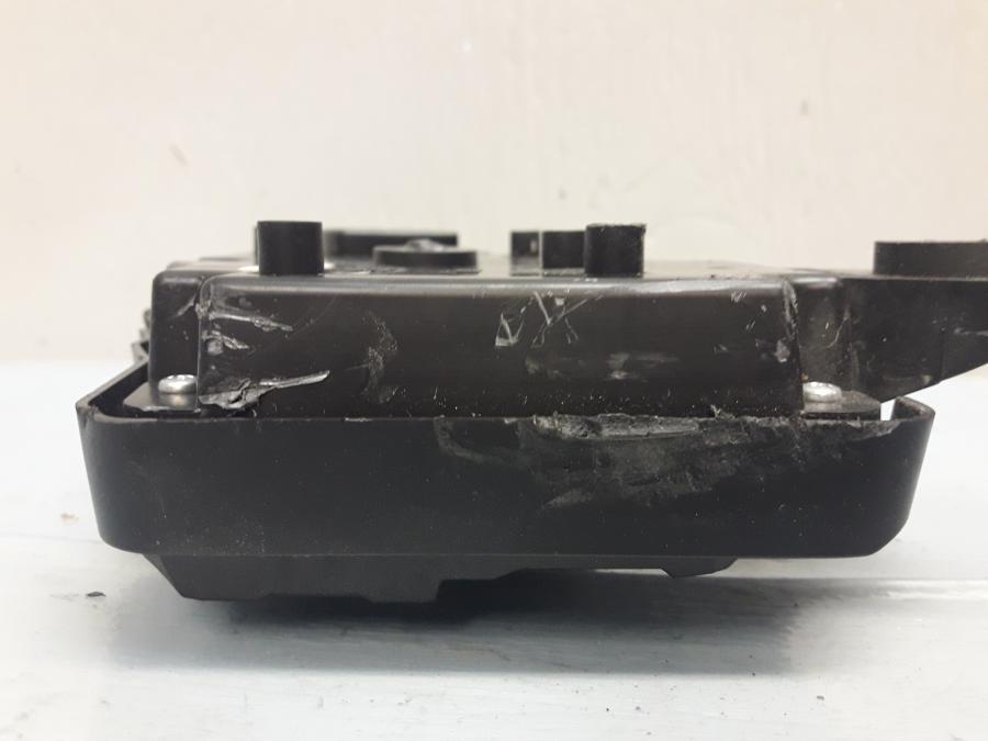 Baksidan på Instrumentpanel från en Suzuki DL 1000 -2018 motorcykel.