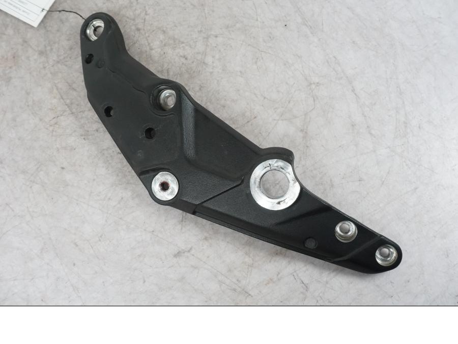 Framsidan på Ramdel från en Ducati Multistrada V4 -2024 motorcykel.