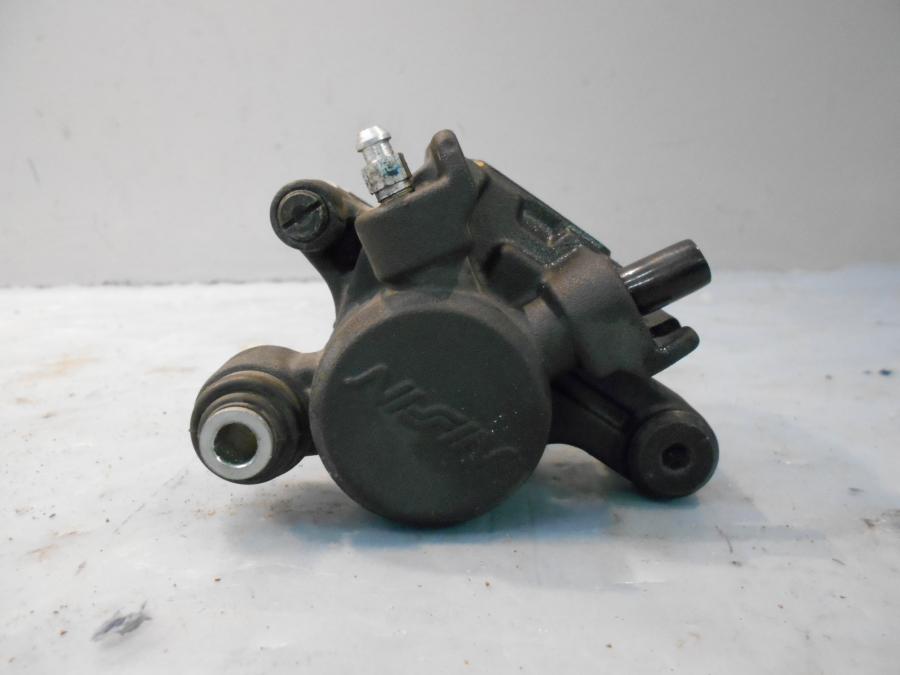 Framsidan på Bromsok från en Suzuki DL 650 -2013 motorcykel.