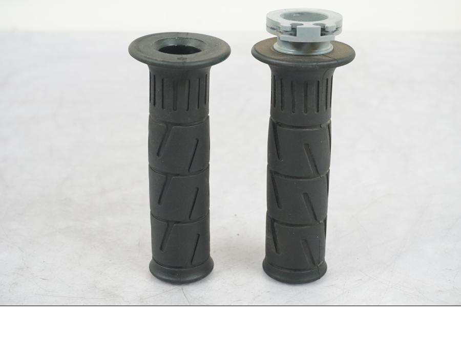 Framsidan på Handtag från en Kawasaki Z 900 -2019 motorcykel.