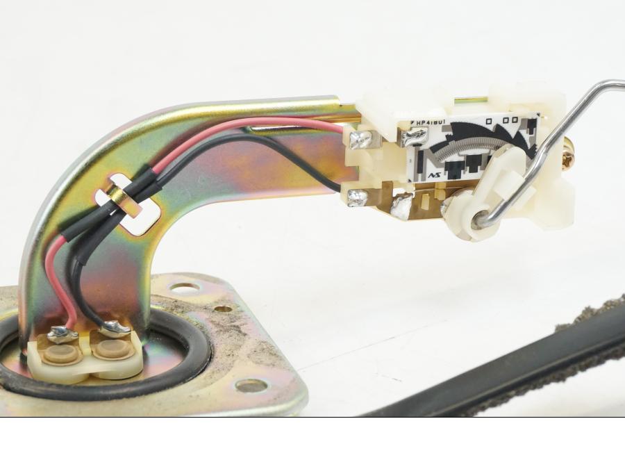 Vänster sida på Bensinmätare från en Honda VFR 800 -2003 motorcykel.