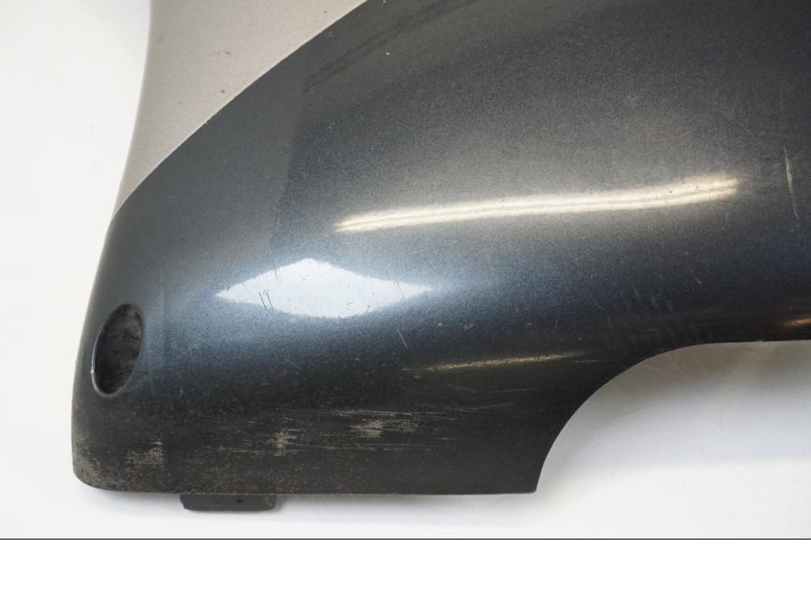 Höger sida på Sidkåpa från en Kawasaki ZX-12R -2000 motorcykel.