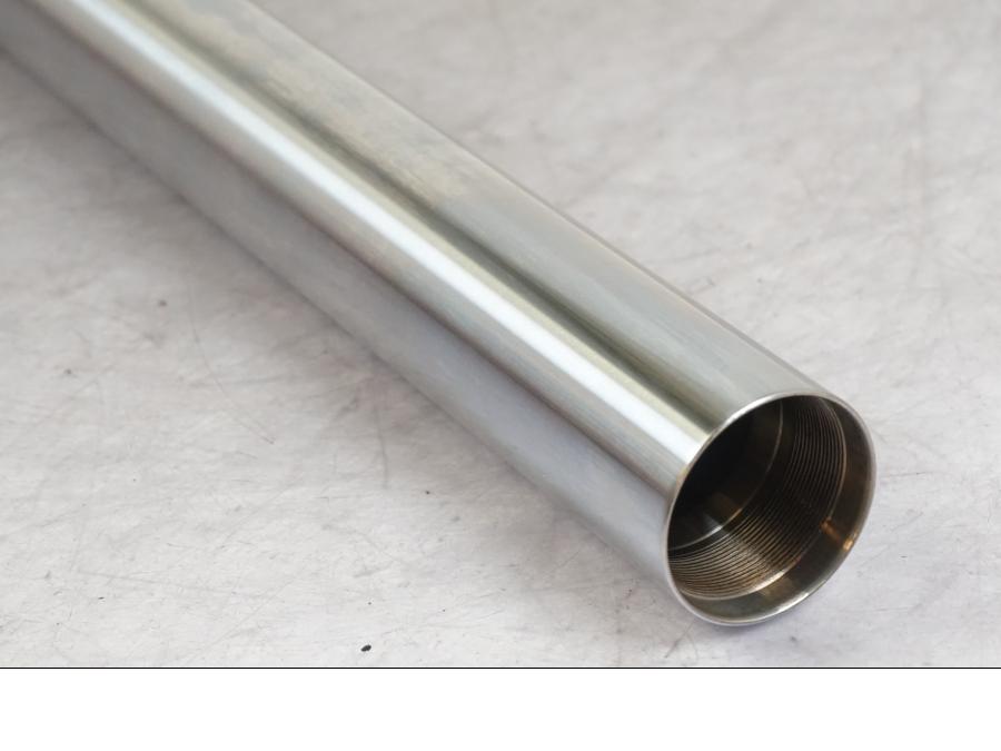 Baksidan på Gaffelben från en Honda VT 750 -2004 motorcykel.