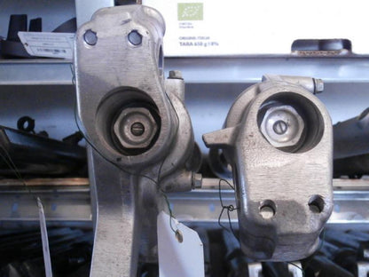 Snett uppifrån på Gaffelben från en Suzuki DRZ 400 -2006 motorcykel.