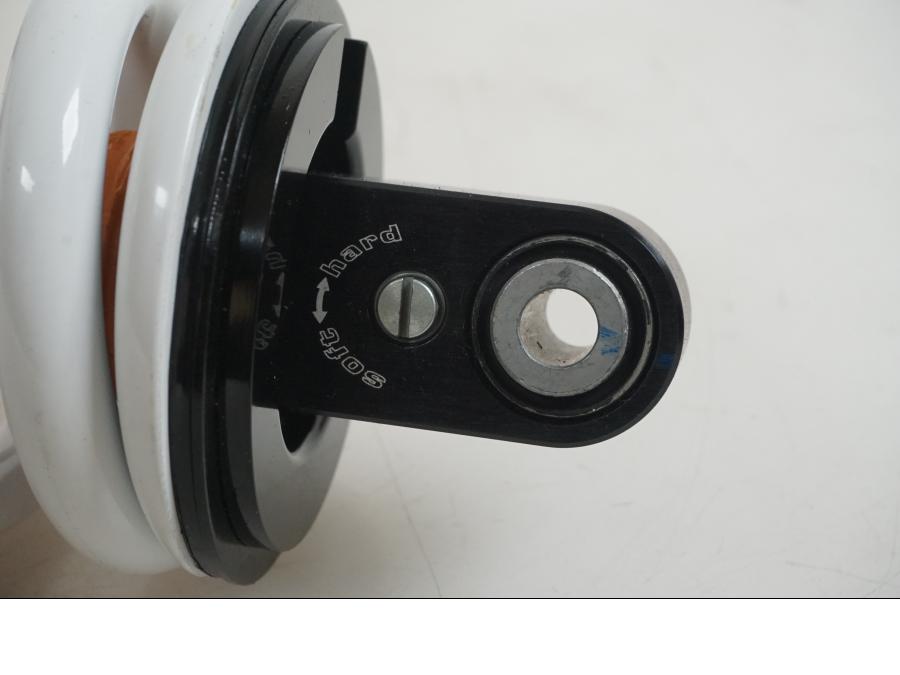 Extrabild1 på Stötdämpare från en KTM 390 Adventure -2022 motorcykel.