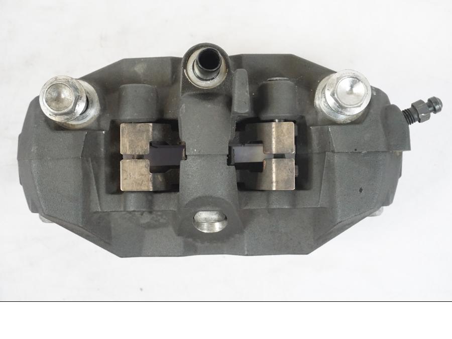 Snett uppifrån på Bromsok från en Suzuki GSX-R 600 -2007 motorcykel.