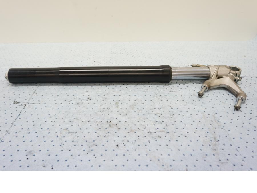 Framsidan på Gaffelben från en MV Agusta F3 675 -2014 motorcykel.