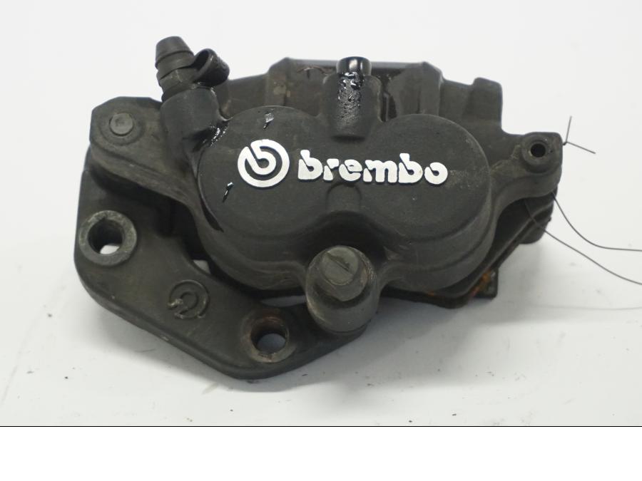 Framsidan på Bromsok från en BMW F 700 GS -2013 motorcykel.