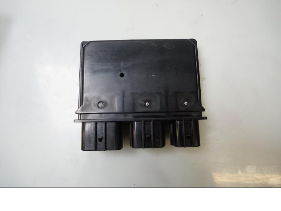 Framsidan på CDI / ECU från en Kawasaki Z 1000 -2011 motorcykel.