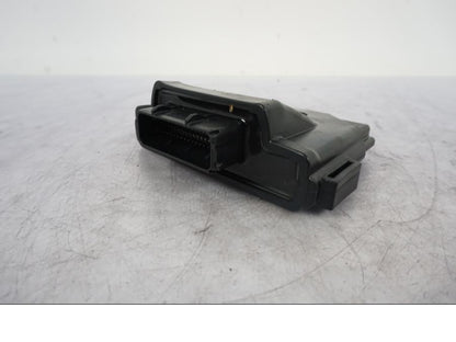 Framsidan på Styrbox från en KTM 1290 Super Duke R -2023 motorcykel.