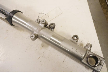 Vänster sida på Gaffelben från en Yamaha BT 1100 -2003 motorcykel.