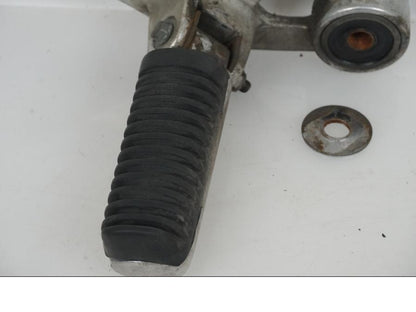 Vänster sida på Fotpinne från en Yamaha XJ 900 S -1997 motorcykel.