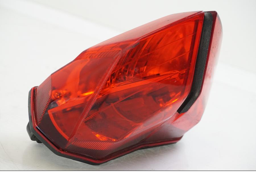 Höger sida på Baklampa från en Ducati Streetfighter S -2011 motorcykel.