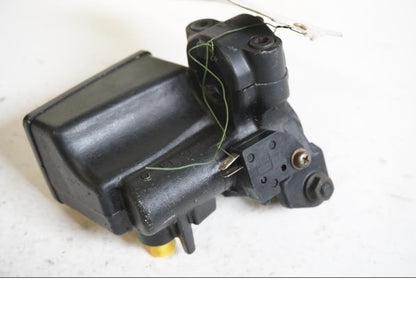 Höger sida på Bromshuvudcylinder från en Buell X1 Lightning -2002 motorcykel.