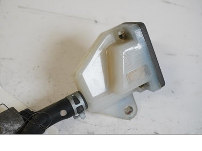 Snett uppifrån på Bromshuvudcylinder från en Suzuki DL 1000 -2004 motorcykel.