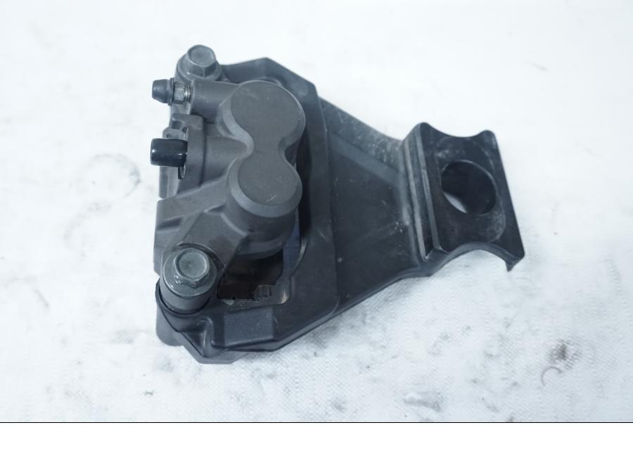 Vänster sida på Bromsok från en Yamaha YZF 1000 R1 -2002 motorcykel.