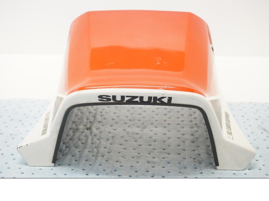 Baksidan på Bakvinge från en Suzuki GSX 550 -1985 motorcykel.