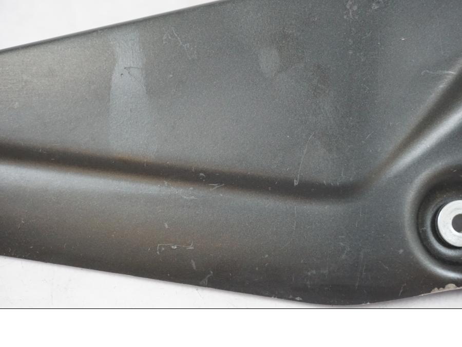 Snett uppifrån på Värmeskydd från en Kawasaki ZX-6R -2011 motorcykel.