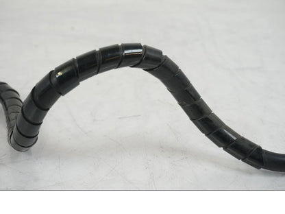 Vänster sida på Bensinledning från en Suzuki VZR 1800 -2009 motorcykel.