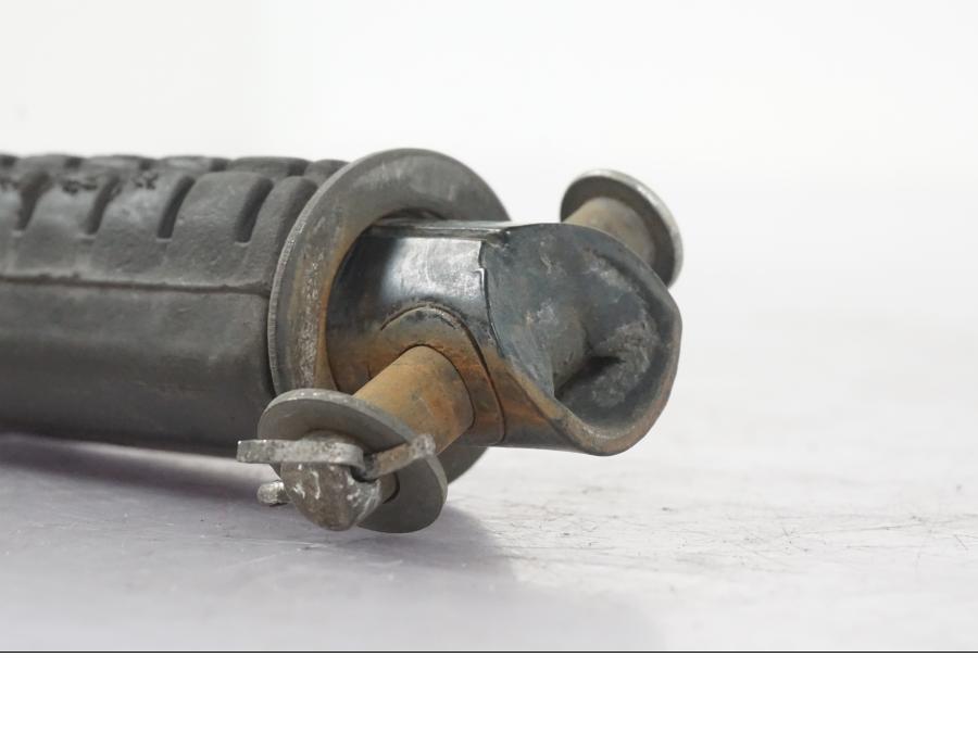 Baksidan på Fotpinne från en Honda NT 650 V -2002 motorcykel.