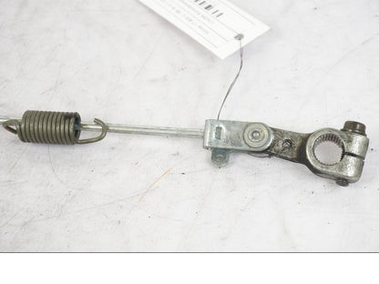 Baksidan på Bromslänkage från en Honda VT 600 C -1998 motorcykel.