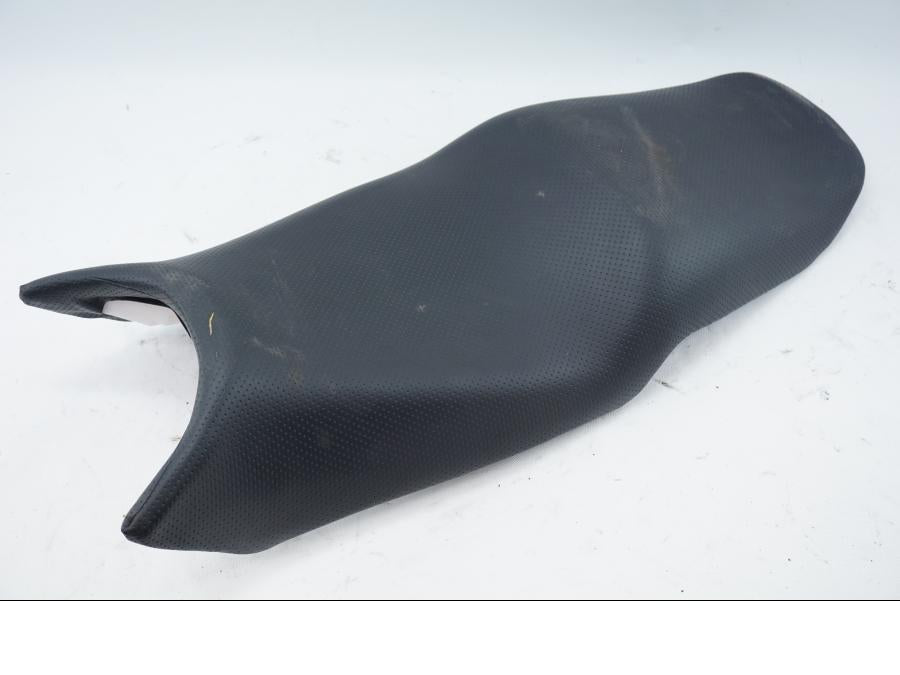 Baksidan på Sadel från en Yamaha FZ-6 -2007 motorcykel.