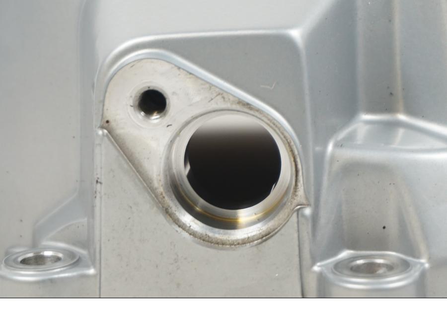 Snett uppifrån på Generatorkåpa från en BMW F 850 GS -2019 motorcykel.