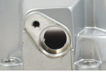 Snett uppifrån på Generatorkåpa från en BMW F 850 GS -2019 motorcykel.