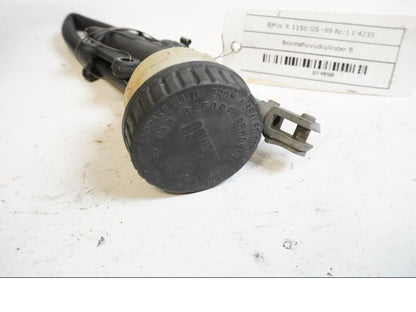 Höger sida på Bromshuvudcylinder från en BMW R 1150 GS -1999 motorcykel.