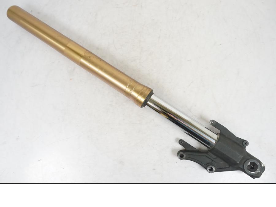 Framsidan på Gaffelben från en Triumph Tiger Explorer -2013 motorcykel.