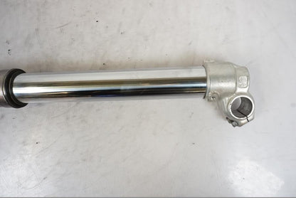 Baksidan på Gaffelben från en KTM 640 SM -2005 motorcykel.