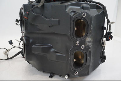 Extrabild6 på Spjällhus från en Ducati Streetfighter V4 -2020 motorcykel.