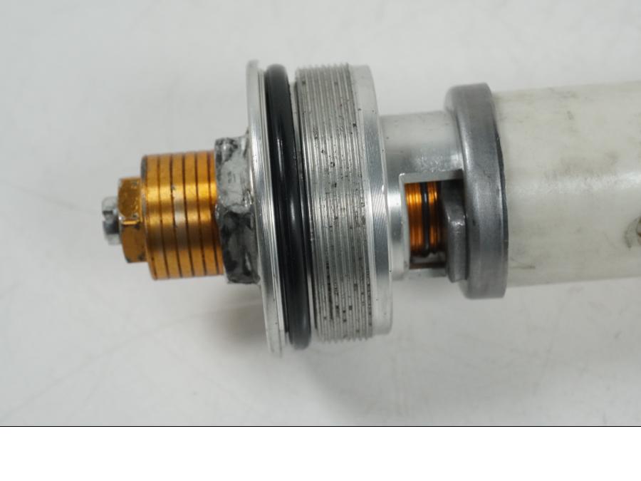 Extrabild2 på Gaffelben från en Yamaha YZF 1000 R1 -2006 motorcykel.