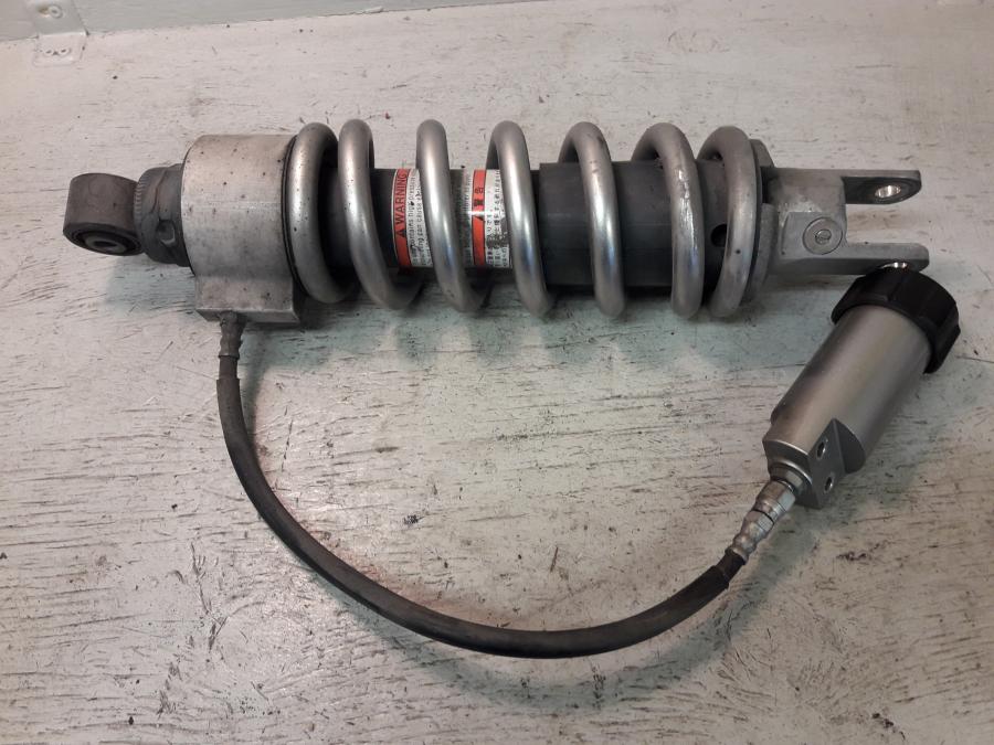 Framsidan på Stötdämpare från en Kawasaki GTR 1400 -2012 motorcykel.