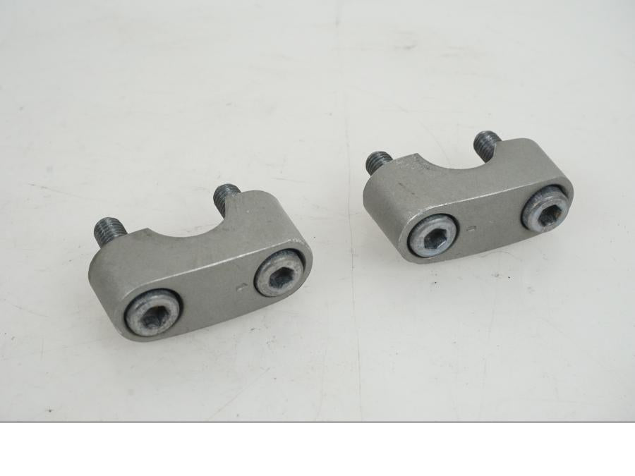 Framsidan på Styrfäste från en Yamaha XJ 900 S -1997 motorcykel.