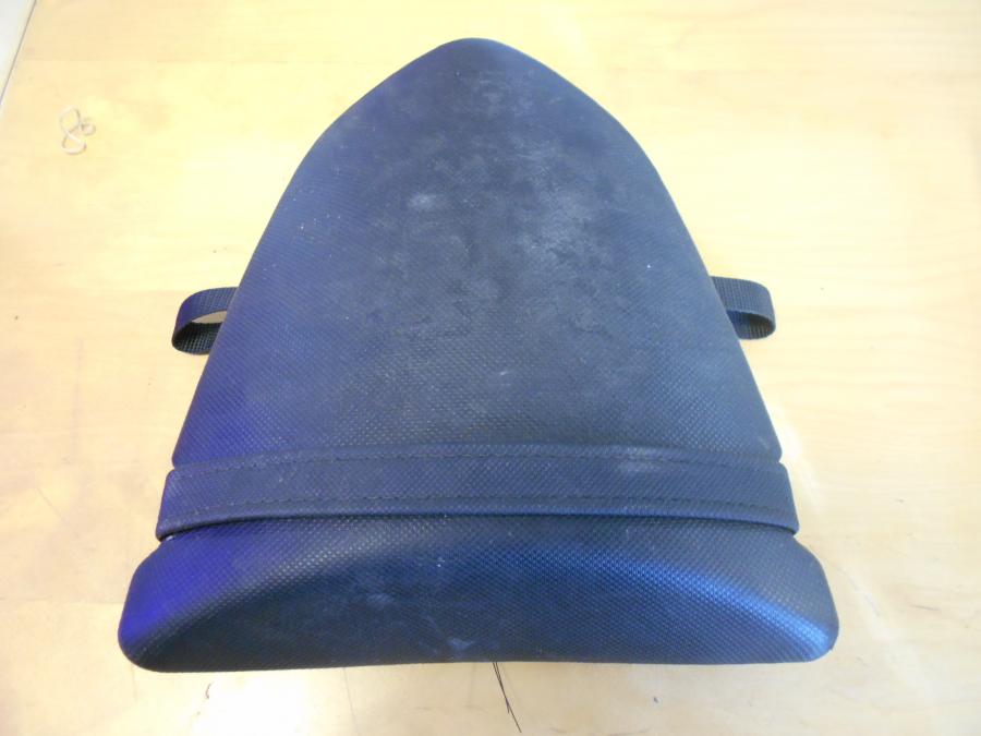 Framsidan på Sadel från en Kawasaki ZX-10R -2006 motorcykel.