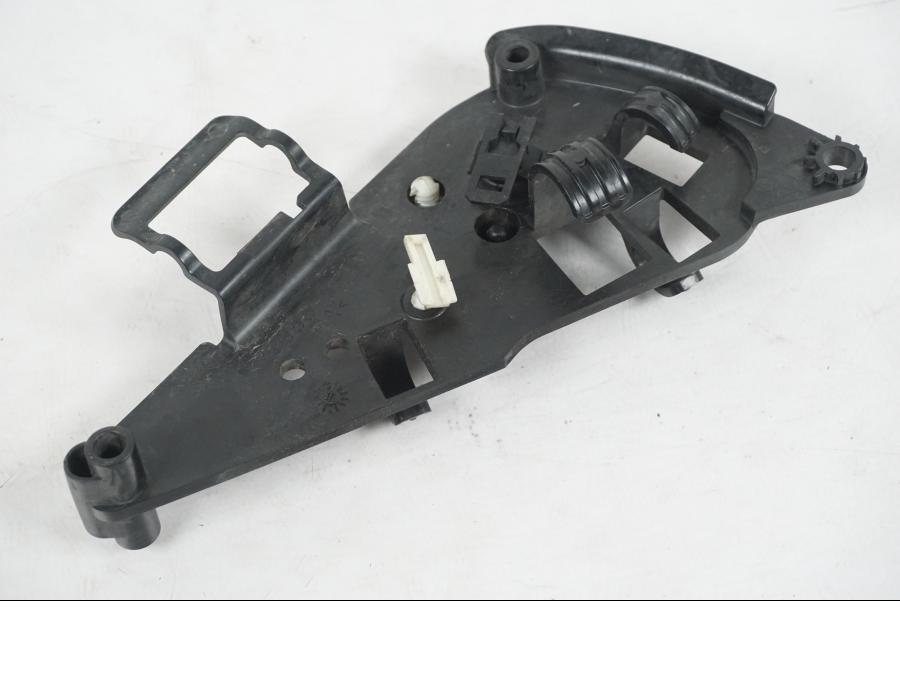 Framsidan på Plast från en H-D Softail FXCW Rocker -2008 motorcykel.