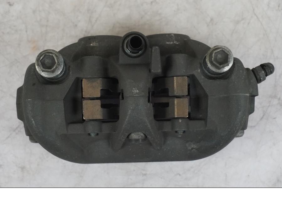 Snett nerifrån på Bromsok från en Kawasaki ZX-10R -2008 motorcykel.