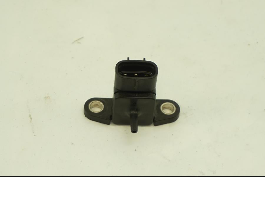 Framsidan på Mapsensor från en Suzuki GSX 1300 R -2003 motorcykel.