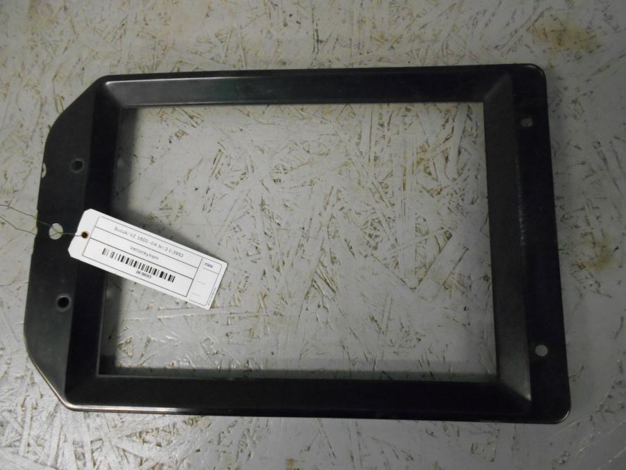 Framsidan på Vattenkylram från en Suzuki VZ 1600 -2004 motorcykel.