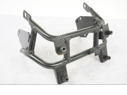 Framsidan på Pakethållare från en Honda NT 650 V -2002 motorcykel.