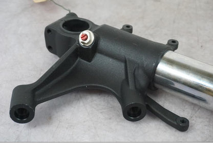 Höger sida på Gaffelben från en Honda CBR 1000 RR -2007 motorcykel.