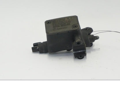 Framsidan på Bromshuvudcylinder från en BMW G 650 GS -2011 motorcykel.