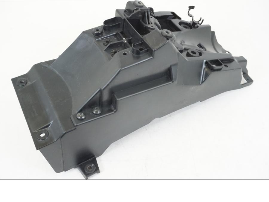 Extrabild6 på Batterihållare från en Yamaha MT-09 -2021 motorcykel.